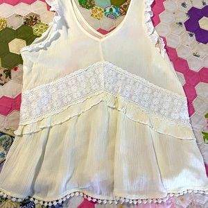 Aeropostale tank size m~ fits like a S